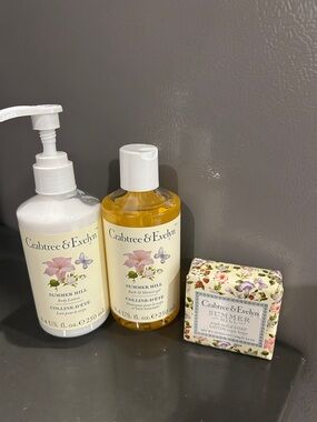 Crabtree & Evelyn Summer Hill Bath & Body Set